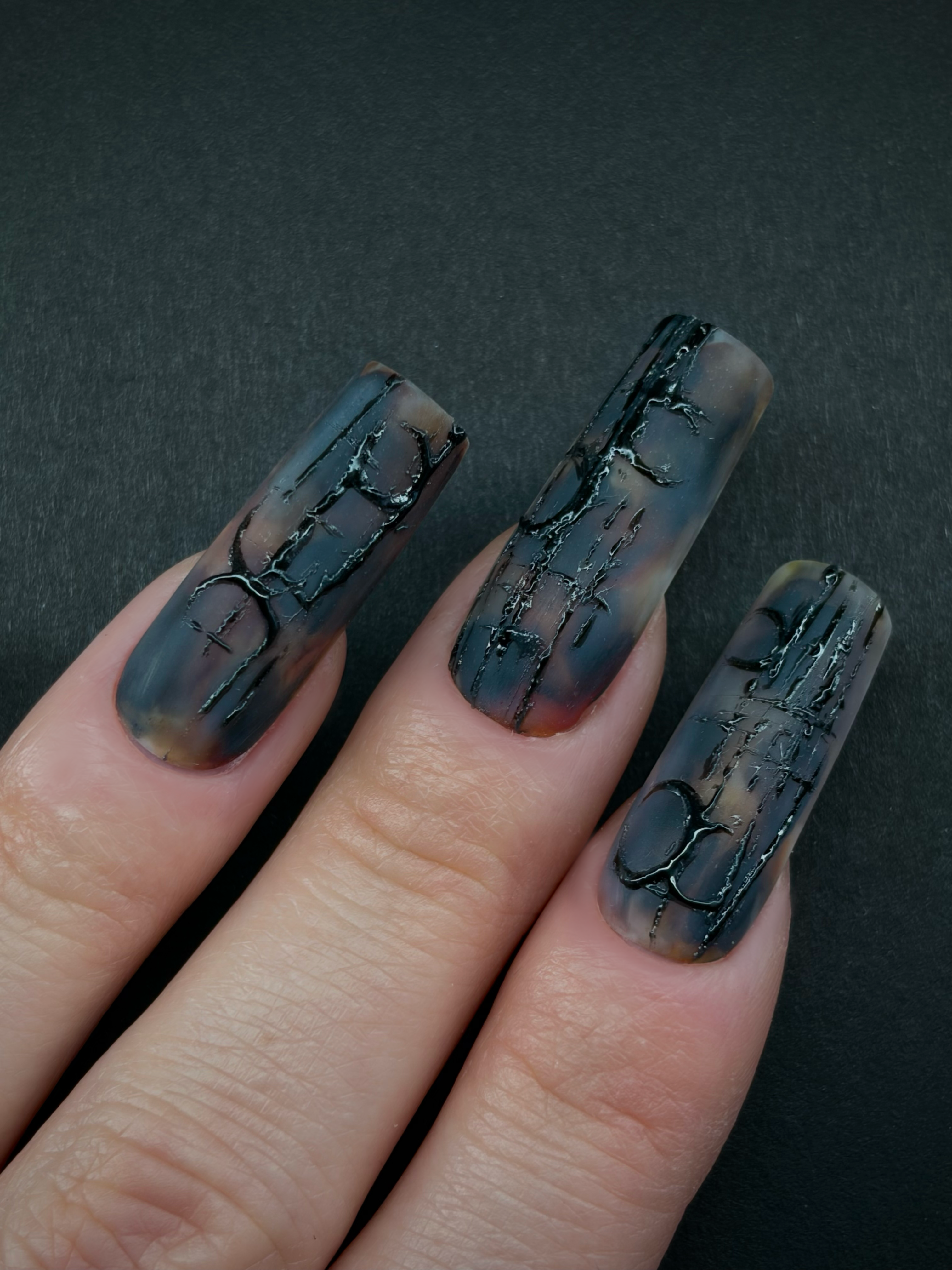 Press on nails effet pierre, dégrader de orange et de marron avec détail en 3D