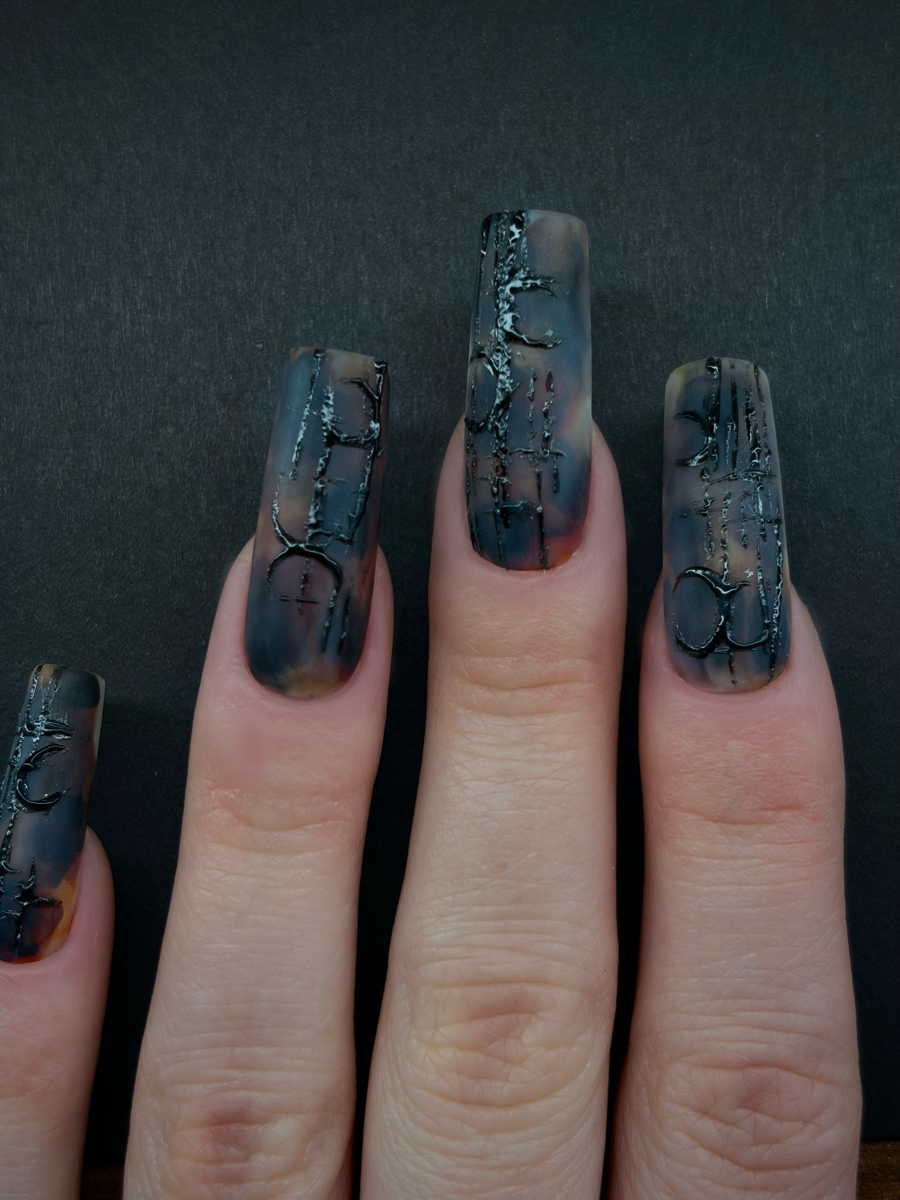 Press on nails effet pierre, dégrader de orange et de marron avec détail en 3D